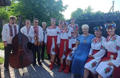 Arsen Kovalenko tenant un violon